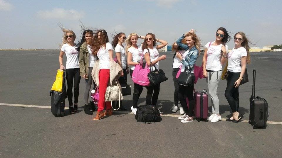 Finalistky České Miss 2015 už jsou zpět v Česku! Ze soustředění se vrátily načas a usměvavé!